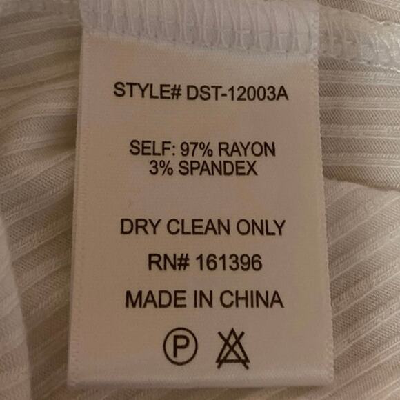 Skylar + Madison One Shoulder Ribbed Knit Stretch Plain Tank Crop Top Size M - Picture 4 of 4